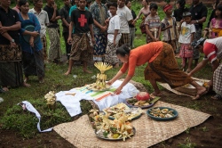 PhotoA_Bali_burial_15